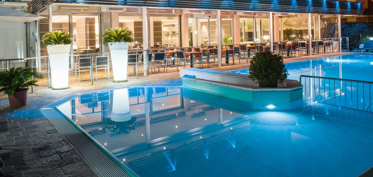 Hotel Imperial Сан-Бенедетто-дель-Тронто Экстерьер фото