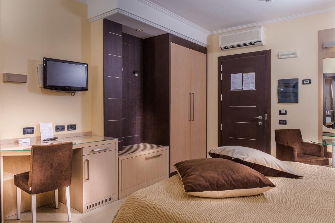 Hotel Imperial Сан-Бенедетто-дель-Тронто Экстерьер фото