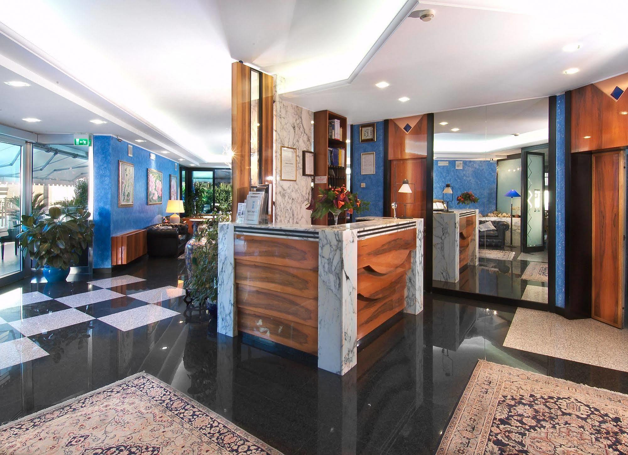 Hotel Imperial Сан-Бенедетто-дель-Тронто Экстерьер фото
